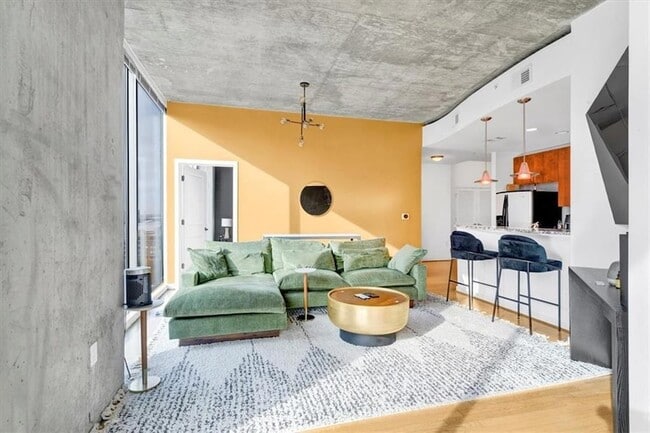 Building Photo - 400 W Peachtree St NW