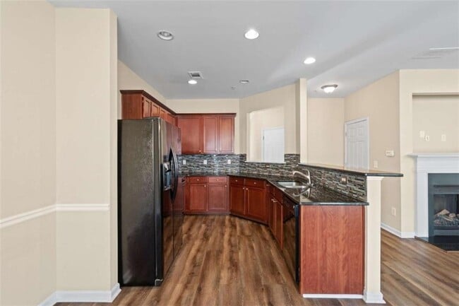 Building Photo - 3323 Castleberry Village Cir