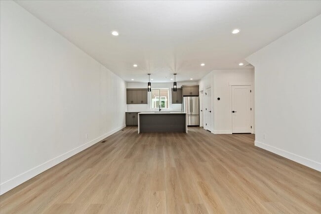 Building Photo - BRAND NEW 3 bed 3.5 bath townhouse