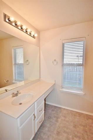 Building Photo - 217 Silver Spur Dr