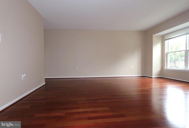 Building Photo - 203 Autumn Flower Ln