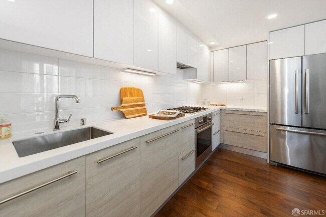 Building Photo - 601 Grove St