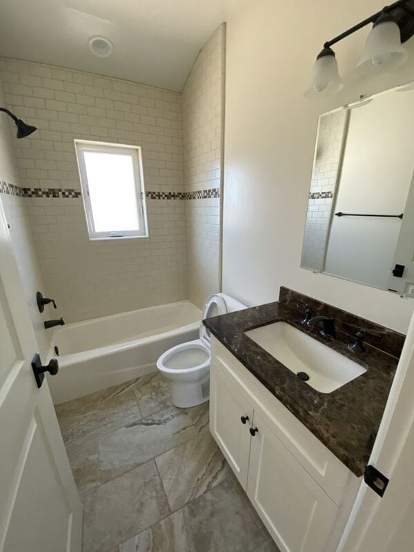 Building Photo - 2627 Hermosa Ave