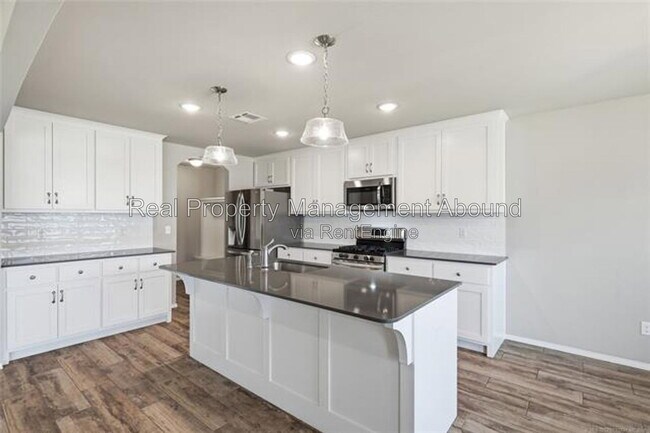 Building Photo - 3706 S 13th Pl