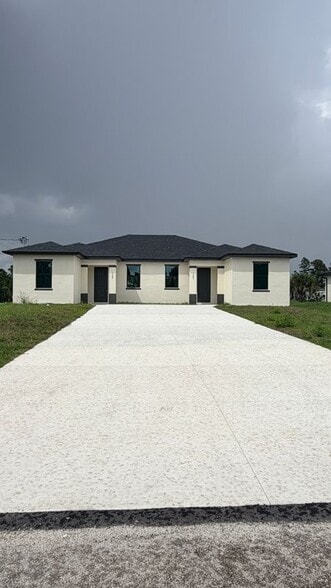 Building Photo - 1103 Dean St E