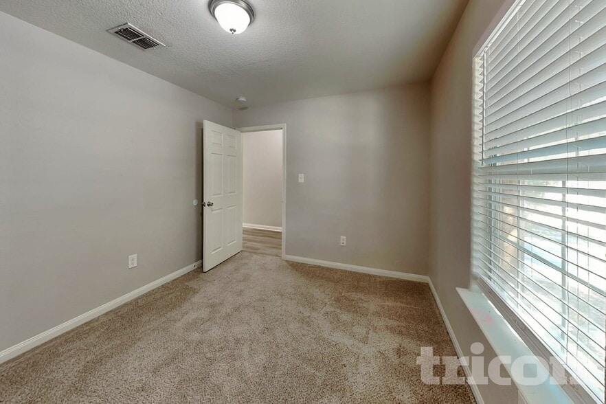 Building Photo - 11443 Coral Canyon