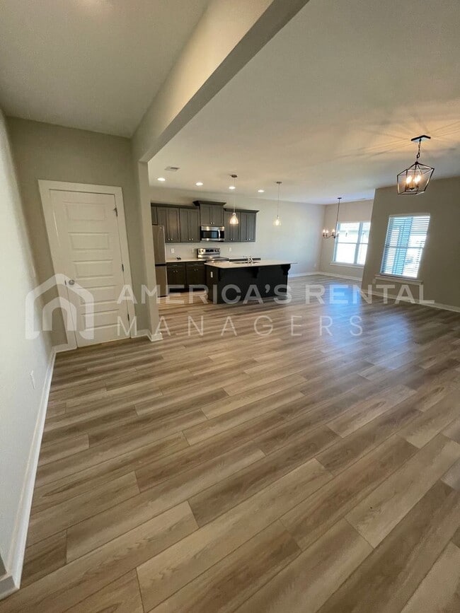 Building Photo - Roomy Home for Rent in Cullman, AL…  View with 48 Hours Notice! 6 Foot Privacy Fence