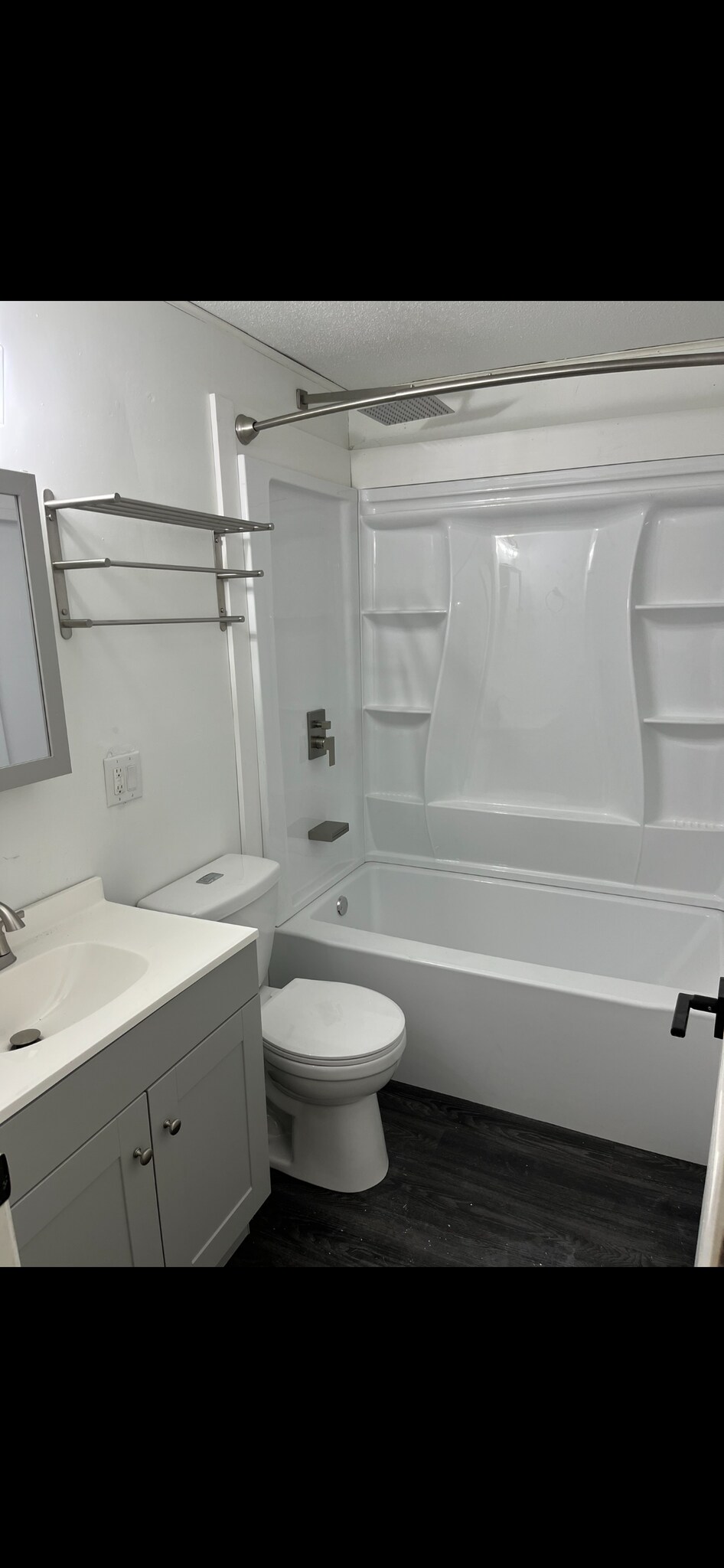 Building Photo - 809 Trumbull Dr