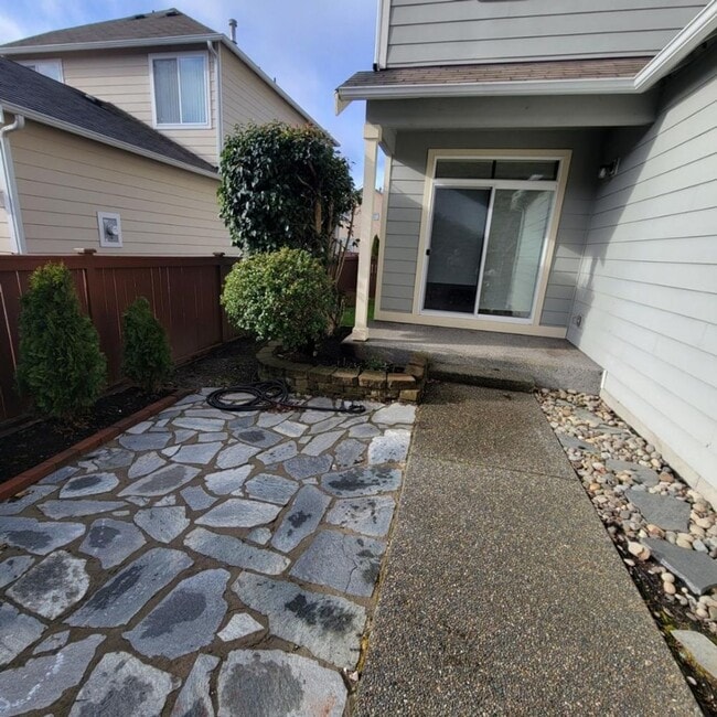 Building Photo - 4 Bedroom plus den, Lacey/Meridian Campus Home for Rent