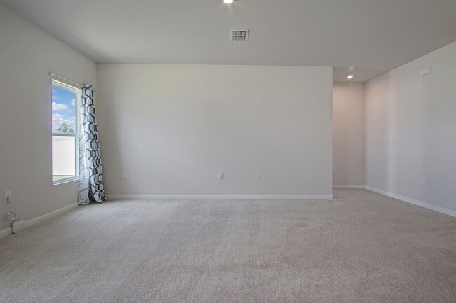 Building Photo - 3 Bedroom 2 Bathroom Single-Family Home No...