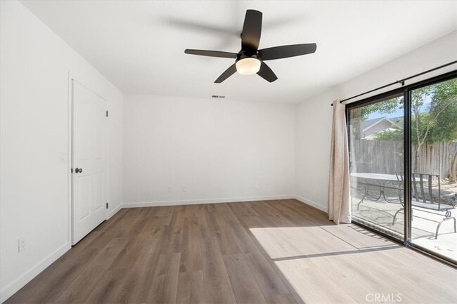 Building Photo - 836 Casals Dr
