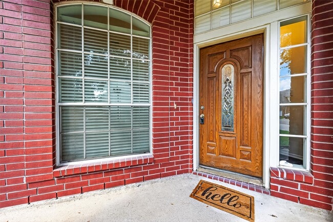 Building Photo - 15618 Edgemere Ct