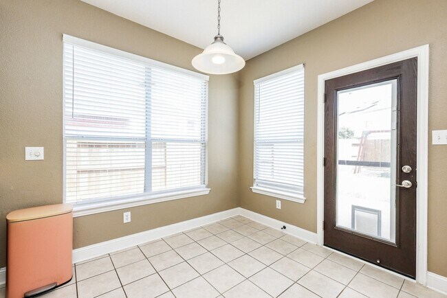 Building Photo - 9626 Red Rugosa Dr