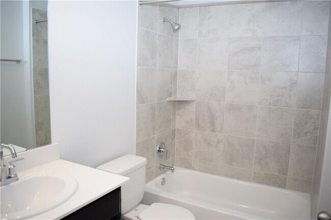 Building Photo - 1689 Woodlands Dr