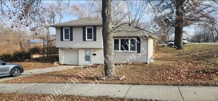 Building Photo - Beautiful House in South KC-Available NOW!!