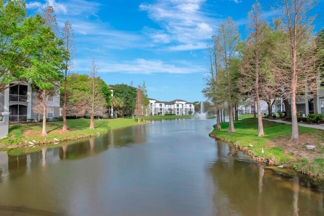 Building Photo - Remodeled and Upgraded -2nd Floor - 1 Bed 1 Bath Condo For Lease