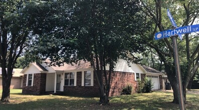 Building Photo - Fully Remodeled 3 Bed / 2 Bath Home on Sea...