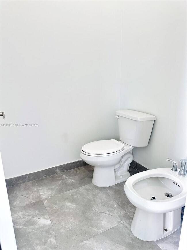 Building Photo - 1831 SW 145th Ave