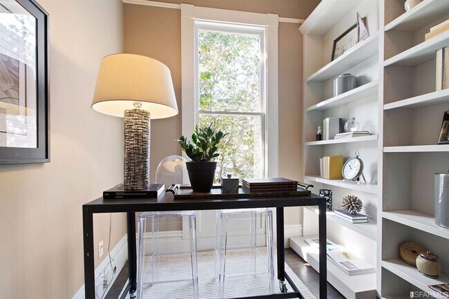 Building Photo - 226-230 Scott St