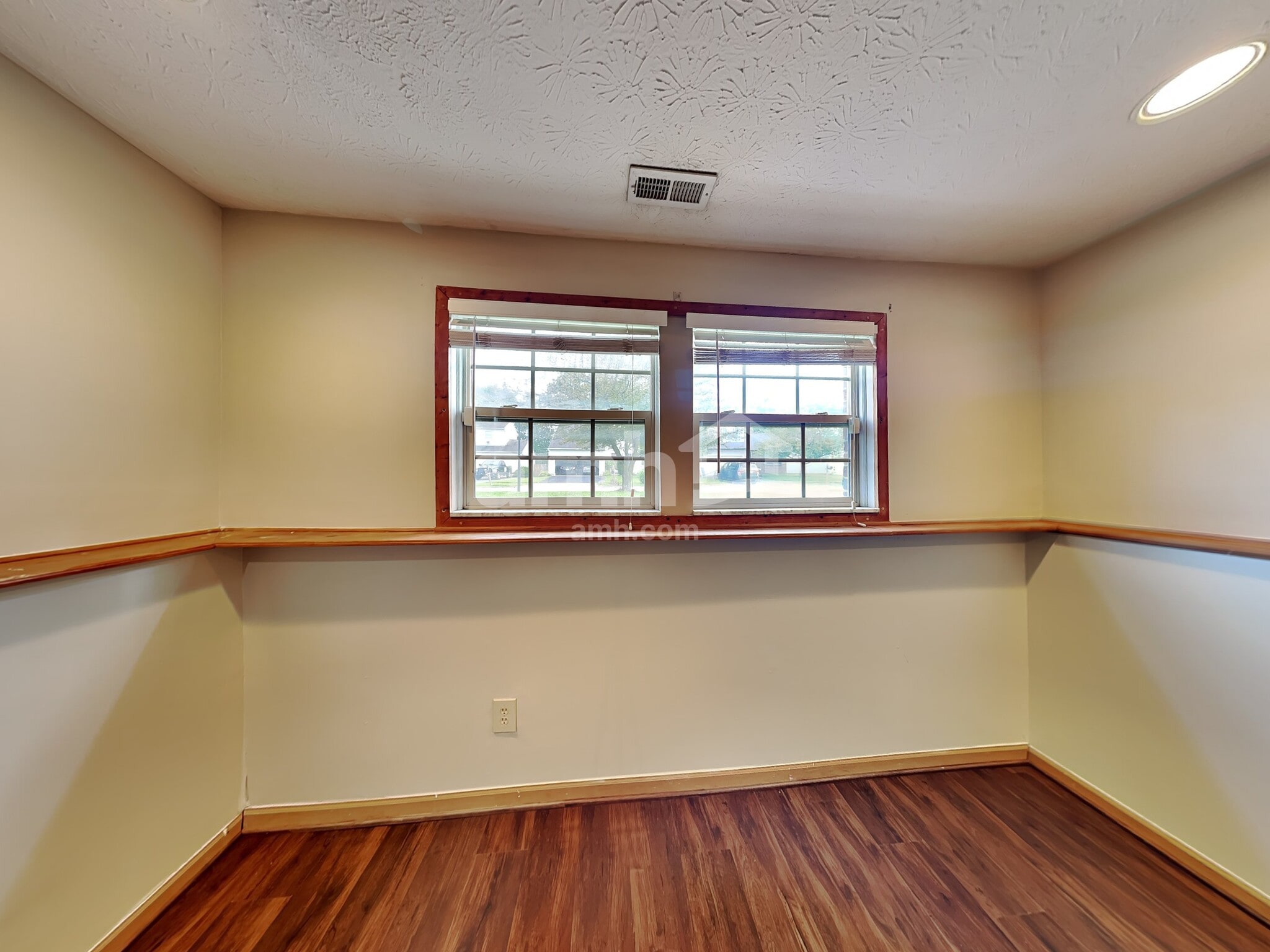 Building Photo - 5448 Longworth Dr