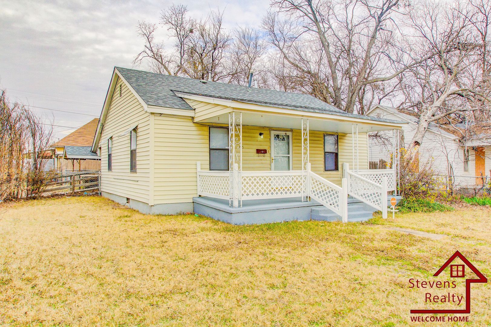 Building Photo - 815 SW H Ave