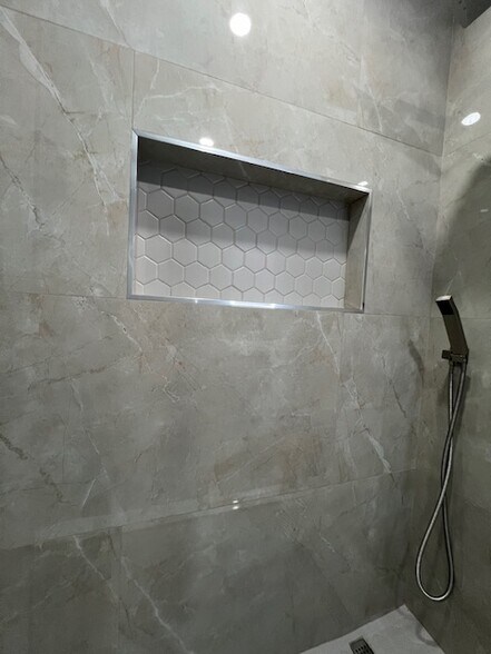 Building Photo - 5415 NW 22nd St