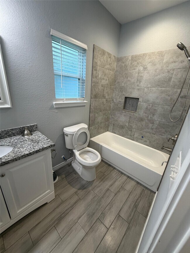 Building Photo - 16992 W Dounreay St