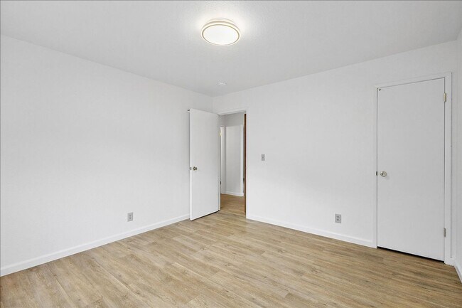 Building Photo - 1532 Stanton St