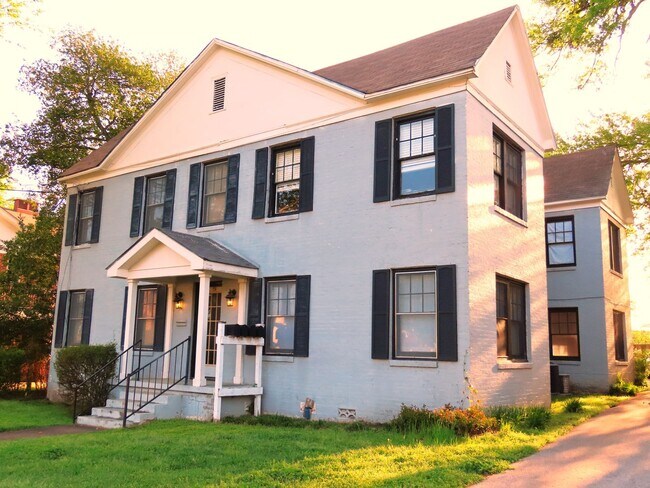 Building Photo - 502 S Fannin Ave