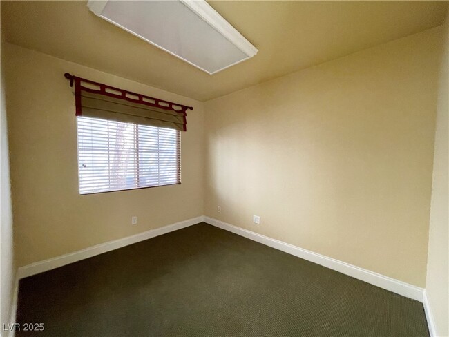 Building Photo - 9873 Belle Marie Ct