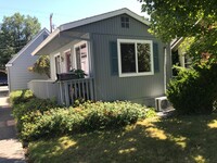 Building Photo - B 320