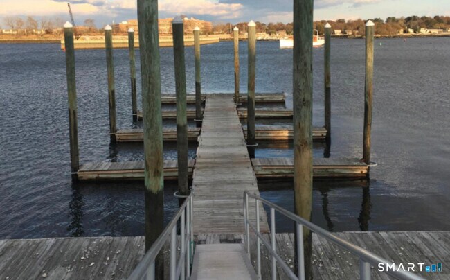 Building Photo - 58 Davenport Dr