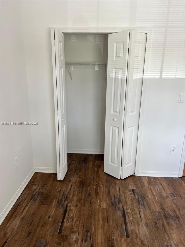 Building Photo - 2911 SE 13th Rd