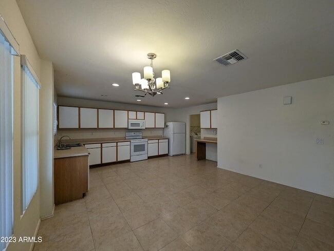 Building Photo - 3215 W St Anne Ave