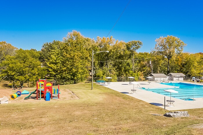 Building Photo - 105 Bradford Cir