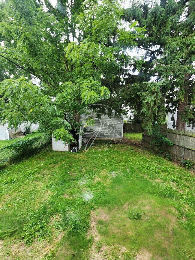 Building Photo - Spacious 3-Bedroom Home in West Toledo