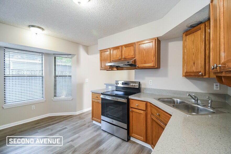 Building Photo - 6934 Huntington Woods Cir W