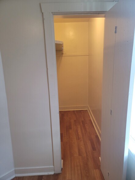 Building Photo - 5118 S Hermitage Ave