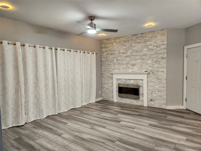 Building Photo - 6500 Harbor Town Dr