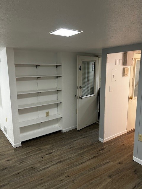 Building Photo - 918 Oak St