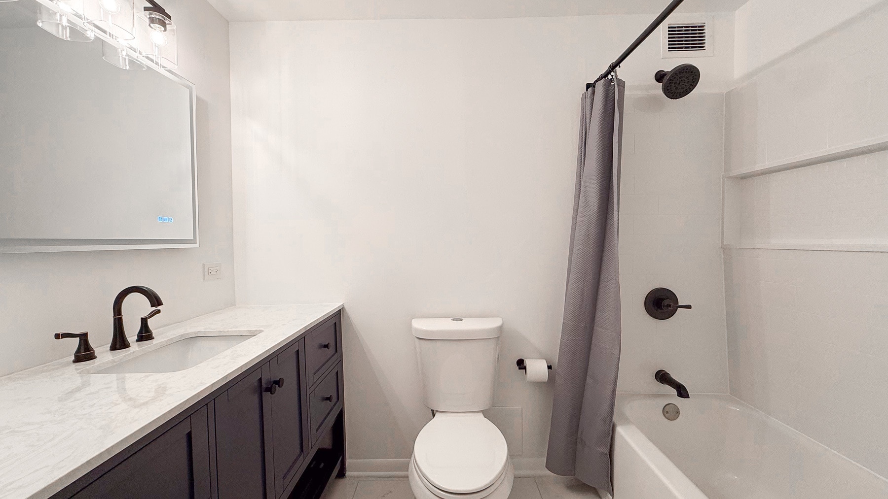 Building Photo - 233 E Erie St