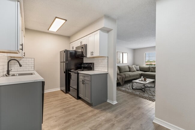 Building Photo - Chateau 68 Apartments