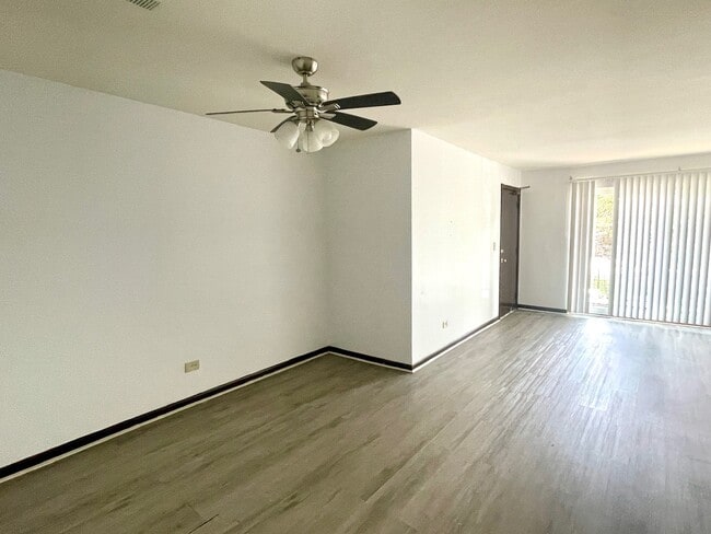 Building Photo - 1703 W Mansard Ln