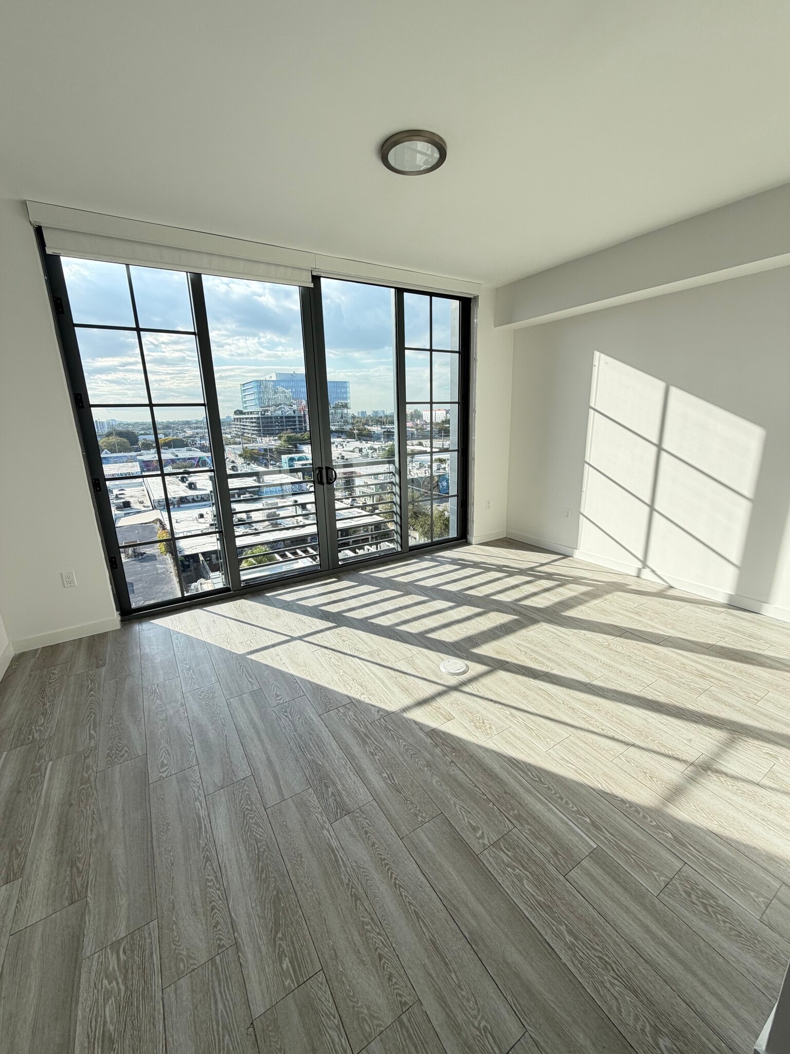 Building Photo - 275 NW 26th St