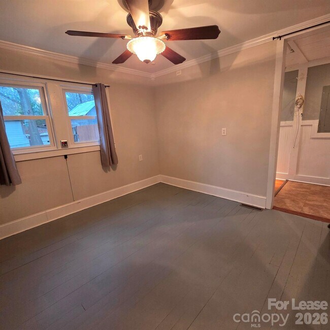 Building Photo - 383 Water St