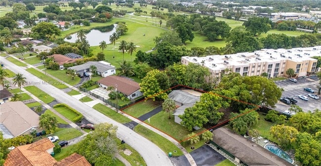 Building Photo - 15831 Palmetto Club Dr