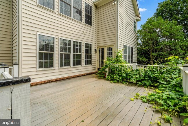 Building Photo - 6001 Alderdale Pl