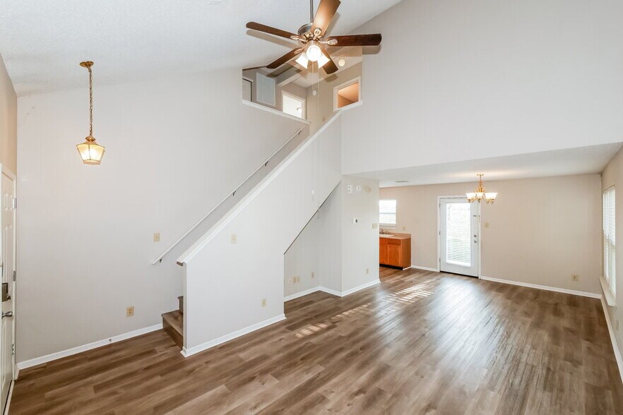 Building Photo - 2344 Summerwood Ln