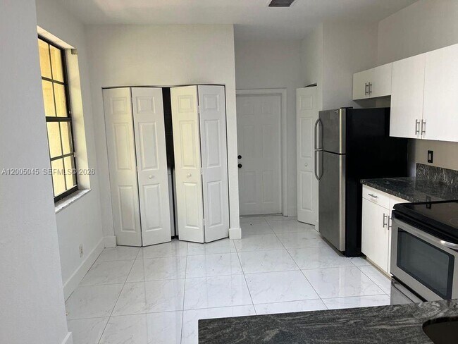 Building Photo - 4118 Forest Dr