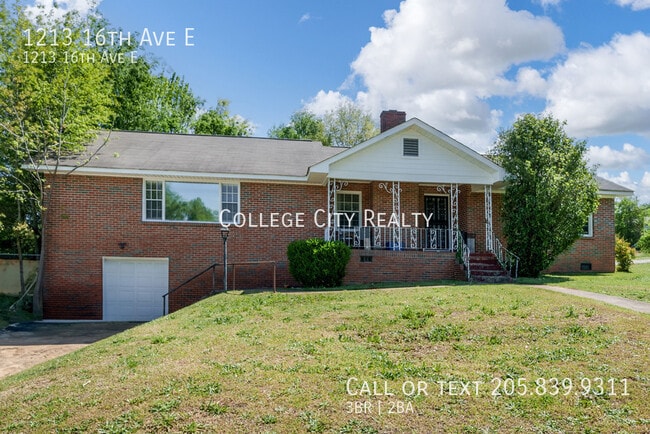 Building Photo - 1213 16th Ave E